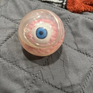 Vintage Red Monster Eyeball Rotating Blood Shot Eye Ball - Bild 1 von 6