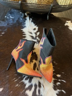 Thalia Sodi Rayenn Womens Dress Bootie Black Flames Fabric US Size 6M - Image 1 of 4