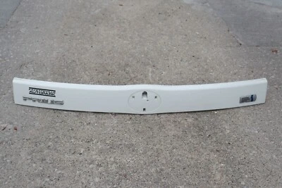 Panel de moldura adorno puerta levadiza Toyota Prius P105213 2010-2015 76801-00900  Foto 1 de 4