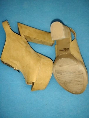 Tacones  Foto 1 de 3