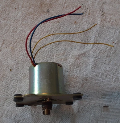 Technics RS-676US Capstan Motor Kapstanmotor intakt working - Bild 1 von 2