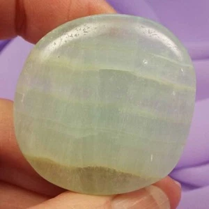 Piedra lisa verde calcita con bandas ""Nuevas posibilidades"" 30 g SN54265 - Imagen 1 de 4