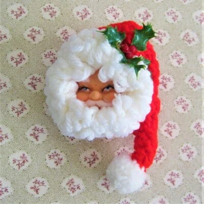 Pin cabeza de Papá Noel ganchillo Navidad hecho a mano cara de plástico vintage años 80 Foto 1 de 4