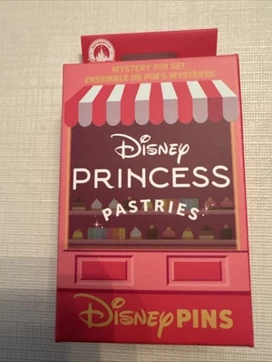 Prendedores misteriosos de pasteles de princesas de los parques de Disney 2024 - CAJA SELLADA/SIN ABRIR Foto 1 de 3