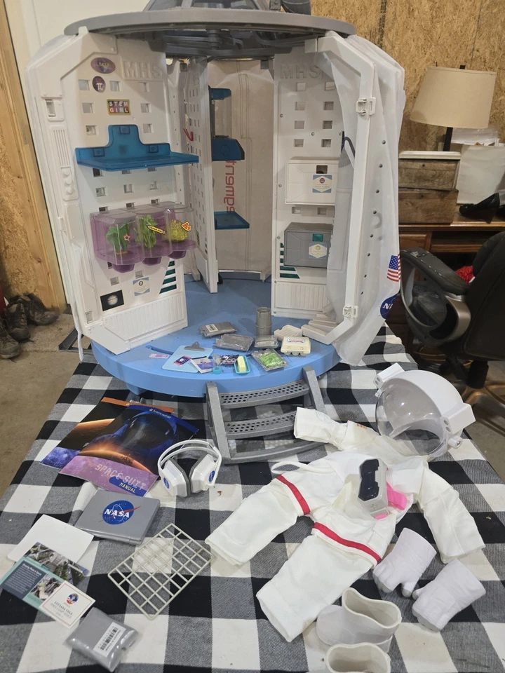 Luciana Mars Habitat American Girl Space Station Retired GOTY 2018 NASA Set Vega - Image 1 of 4