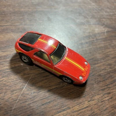 1982 Hot Wheels Porsche P-928 1:64 Blackwalls vermelho fundido - Imagem 1 de 4