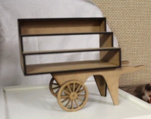PUPPENHAUS MINIATUR (Handarbeit - REGAL STRASSENWAGEN - Bild 1 von 3