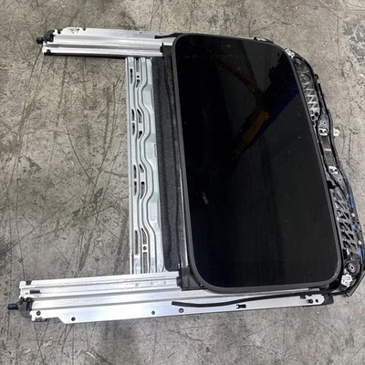 HONDA HR-V люк Moonroof оконная стеклянная панель 70200TLAA03 2023 2024 OEM - Изображение 1 из 4