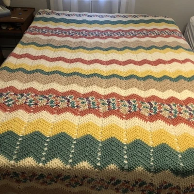 Hecho a mano Crochet Afgano 7.5’X5’ Cubiertas Cama Queen Multicolor Patrón Zigzag Foto 1 de 4