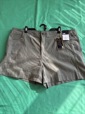 Lee Comfort Waistband Size 20 Cargo Shorts Olive Green 5 Inch Inseam Womens - Image 1 of 4