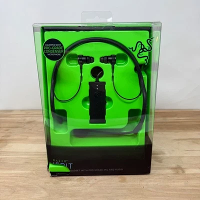 Auriculares Razer Ifrit y potenciador de audio USB Razer para juegos Foto 1 de 4