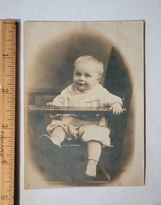 1900's RPPC Baby Child Sitting Portrait Antique Real Picture Postcard Photo - Bild 1 von 2