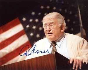 ED  ASNER  AWARD  WINNING  ACTOR   SIGNED 8X10 PHOTO - Picture 1 of 1