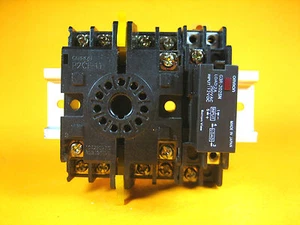 Omron - P2CF-11 - Zócalo base de relé con relé G3R-202SN - Imagen 1 de 7