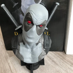 Deadpool X-Force 1/2 Bust 2019 Comic Con Exclusive Diamond Select - Imagen 1 de 10