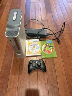 Microsoft Xbox 360 60GB White Console: 1 OEM Controller, Wires 4 Games Tested - Image 1 of 4