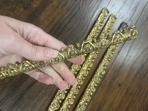 Juego de cuatro molduras de muebles de latón victoriano rococó - Imagen 1 de 7