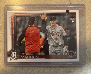 Tarjeta de novato 2025 Topps Serie 2 Ty Madden Golden Mirror Variation #483 Tigers - Imagen 1 de 4