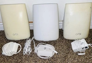Netgear Orbi Wi-Fi Router RBR50 with two Netgear RBS50 Satellites & AC - Picture 1 of 5