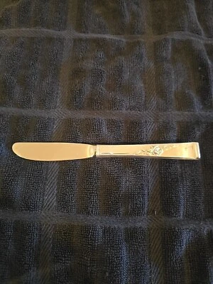 CUCHILLO CLÁSICO DE MANTEQUILLA DE ROSAS 6 1/4" Reed & Barton cubiertos de ley   Foto 1 de 3