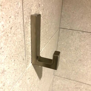 NUEVO gancho de pared Kohler para bata níquel cepillado - Imagen 1 de 5