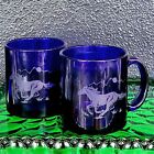 2 Vintage Kobalt Niebieski Szklany kubek Trawiony koń Galopujący i Księżyc 