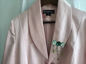 Damen Eleganter Rosa Lachsfarbener Seidener Blazer mit Brosche; Gr. L - Bild 1 von 5