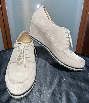 Isaac Mizrahi New York Women’s Gray Suede Lace Up Oxford Wedge Heel Shoes Size 7 - Image 1 of 4