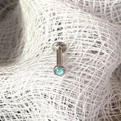 1 pieza Piedra Iluminadora Labret Stud Hélice Tragus Cartílago Roscado Internamente Foto 1 de 4