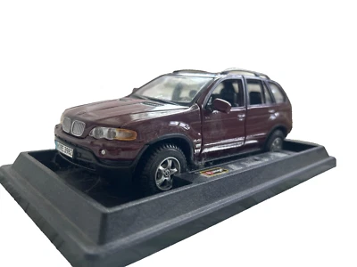 Colección Burago Bijoux 1:24 Die-Cast BMW X5 Usado  Foto 1 de 4