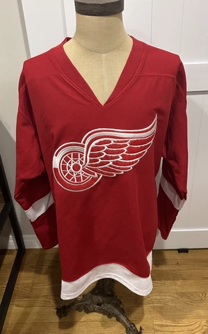 Detroit Red Wings Gordie Howe CCM Vintage Hockey Jersey Mens 52-NWT Cover