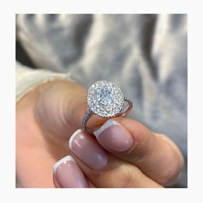 Anillo ovalado de diamantes doble halo VS1 E 1,10 quilates cultivado en laboratorio creado oro blanco de 14 K Foto 1 de 4