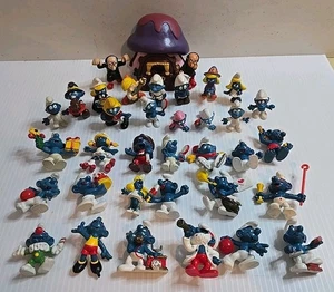 Puffo lotto 35 vintage PVC Schleich Peyo Gargamel, Peewee, bambino, orologio, casa - Foto 1 di 10