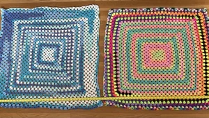 Set 2 handgehäkelte Blumen Granny Square afghanische Vintage Schoß Decke Überwurf 40”x40” - Bild 1 von 4