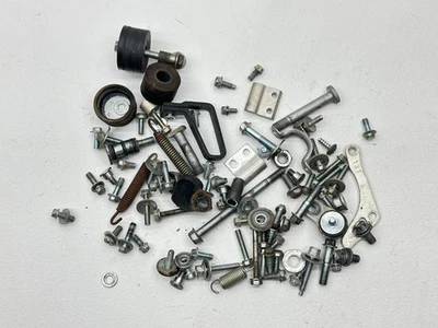 Yamaha YZ125 2018 kit de pernos varios accesorios OEM tuercas de lavadora moto de cross YZ  Foto 1 de 4