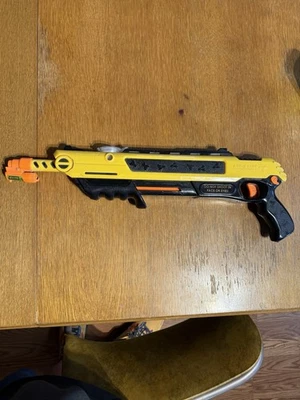 Bug-A-Salt 2.0 Yellow Fly Gun Laser Sight Salt Shooter Tested Works Insect - Image 1 of 4