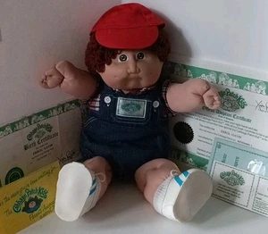 Mono vintage Cabbage Patch niños niño '16 pulgadas con gorra y mezclilla 1983 - Imagen 1 de 15