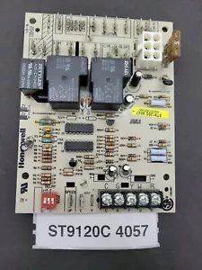 Honeywell ST9120C4057 Circuito di controllo forno HQ1011927HW - Foto 1 di 2