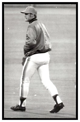 Milt May (1975) Houston Astros Vintage Baseball Postcard PCHA - Imagem 1 de 2