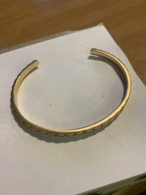 Brazalete miansai chapado en oro de 14 quilates Foto 1 de 4