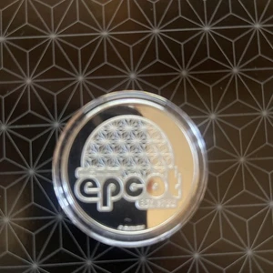 Walt Disney World Epcot Center 35 Years Coin D23 Expo 2017 - Picture 1 of 4