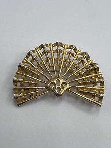 Lisner Signed Gold Fan Brooch w/ Fluer De Lis Pattern - Picture 1 of 5
