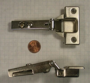 GRASS #1813-VS 35mm VERDECKTES SCHARNIER, OVERLAY, FREISCHWINGEND, 100 GRAD - Bild 1 von 4