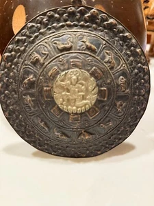 Antique Tibetan buddhist tooled bronze relief circular wall plaque art sculpture - Picture 1 of 2