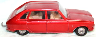 SOLIDO RENAULT 16 ROJO CON ESCOTILLA TRASERA DE APERTURA 5 1/4" LARGO SIN CAJA Foto 1 de 4