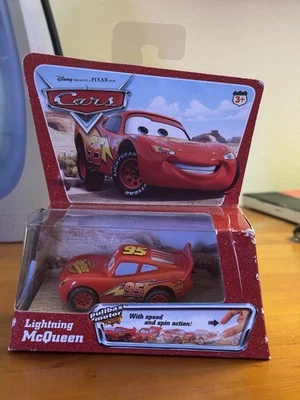 Mattel Disney Pixar Lightning McQueen 2005 con acción de motor Pullbax Foto 1 de 4