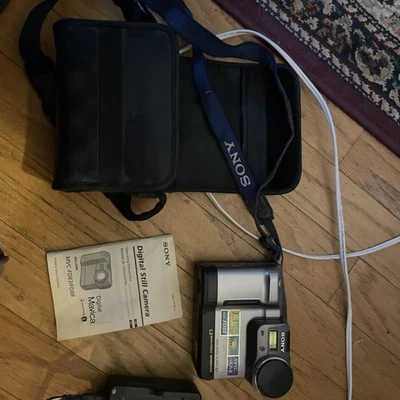Sony Digital Mavica MVC-FD88 Digital Still Camera Mpeg Movie *UNTESTED - Image 1 of 2