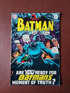 Batman # 211 in Very Good condition 1969 1st printing Silver Age. - Picture 1 of 2