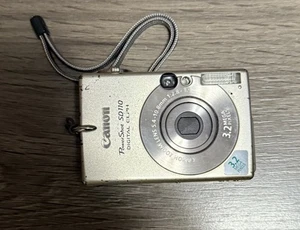 Canon PowerShot SD110 3,2 MP ELPH fotocamera digitale per parti di ricambio/così com'è LEGGI - Foto 1 di 4
