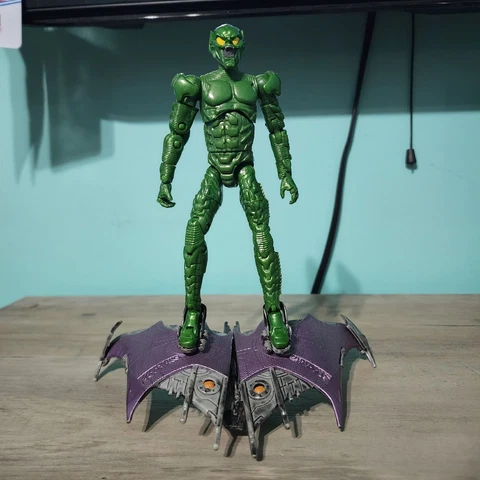 Sam Raimi Spiderman Marvel Legends 2002 Green Goblin with Glider Cover